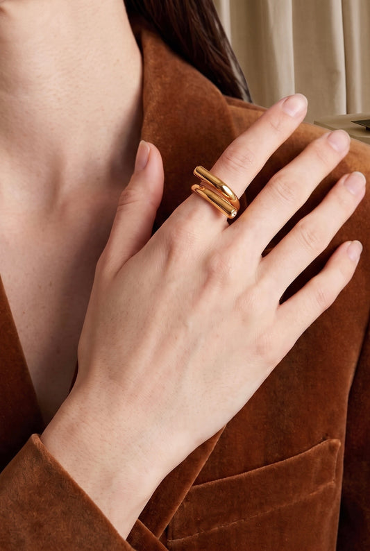The Solid Helix Ring