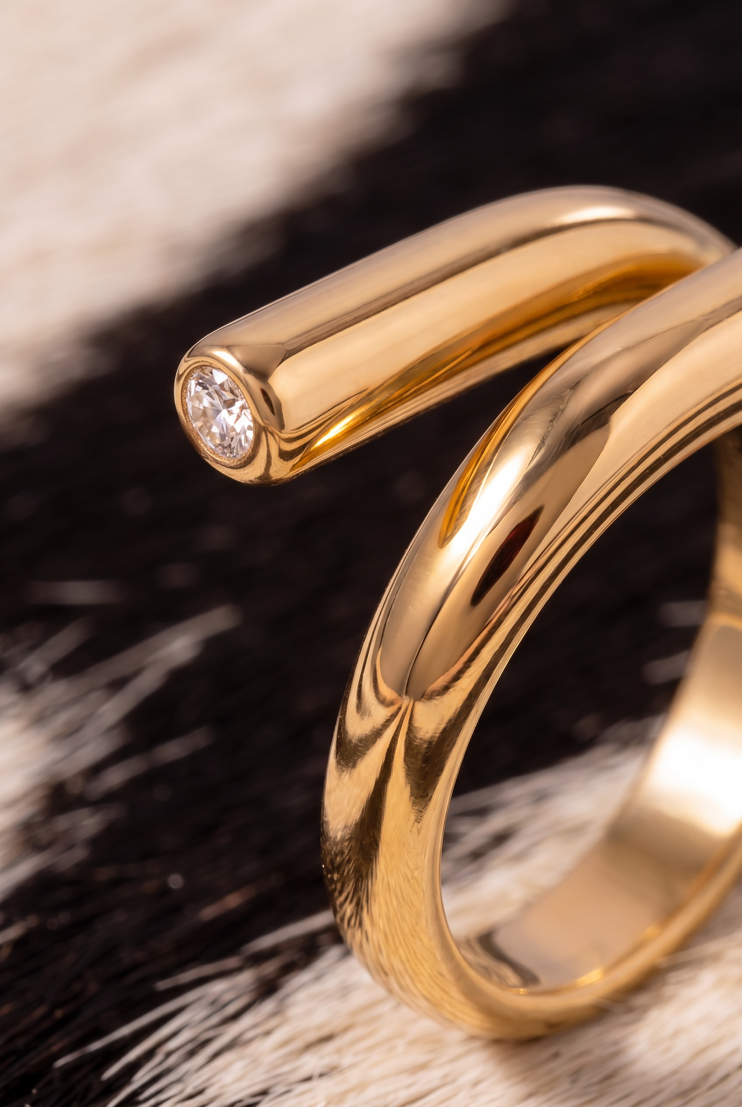 The Solid Helix Ring