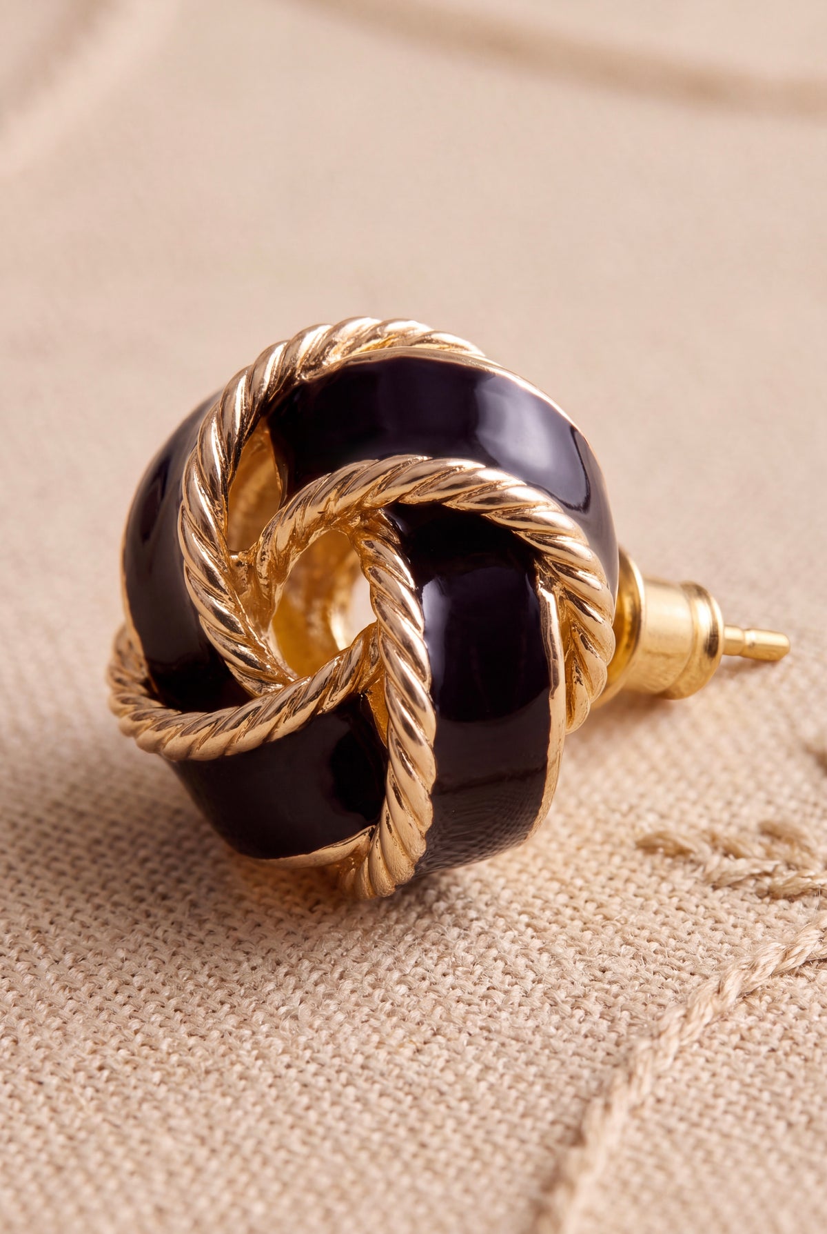 The Twist Studs
