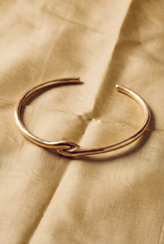 The Indented Contour Choker