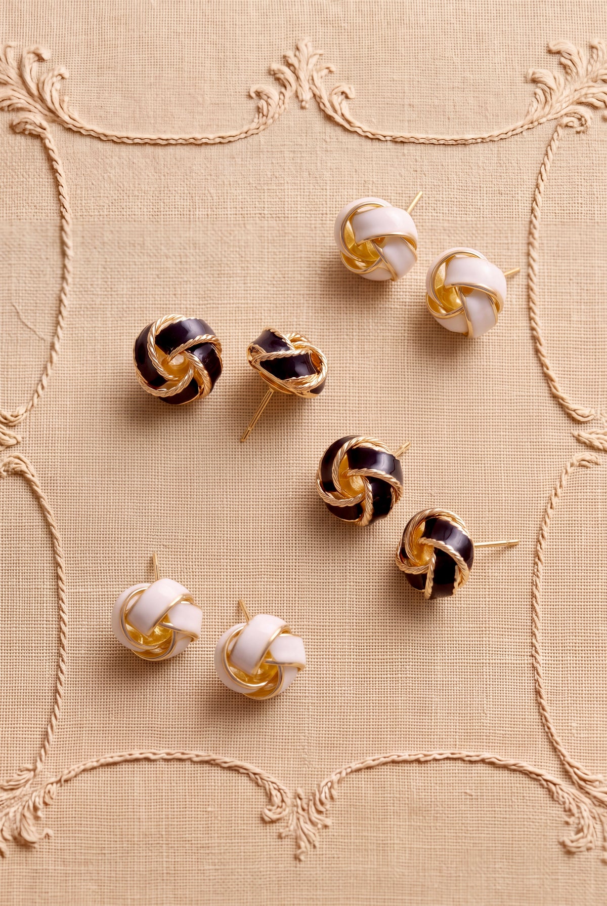 The Twist Studs