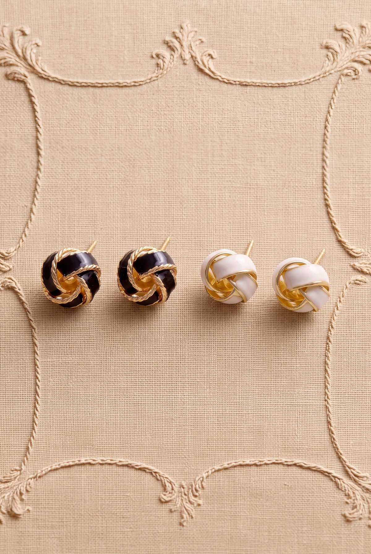 The Twist Studs
